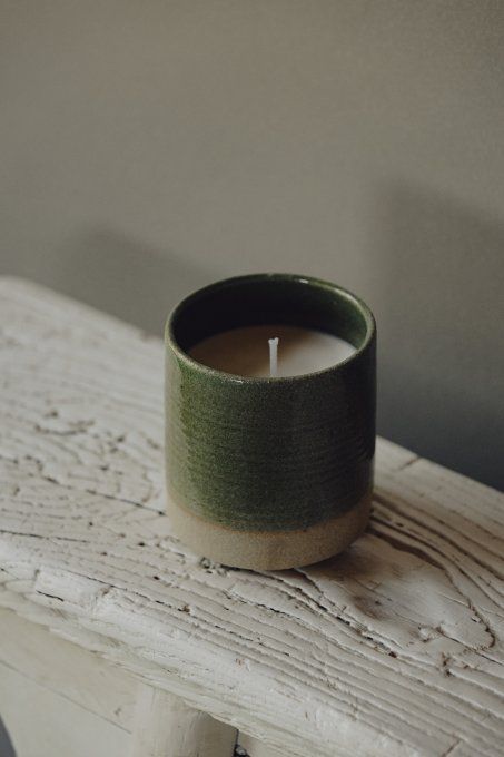 Bougie La Suzanne aux notes de Monoï, Musc et Héliotrope